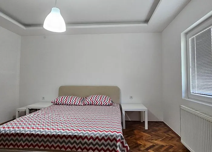 Sims * באינה באשטה